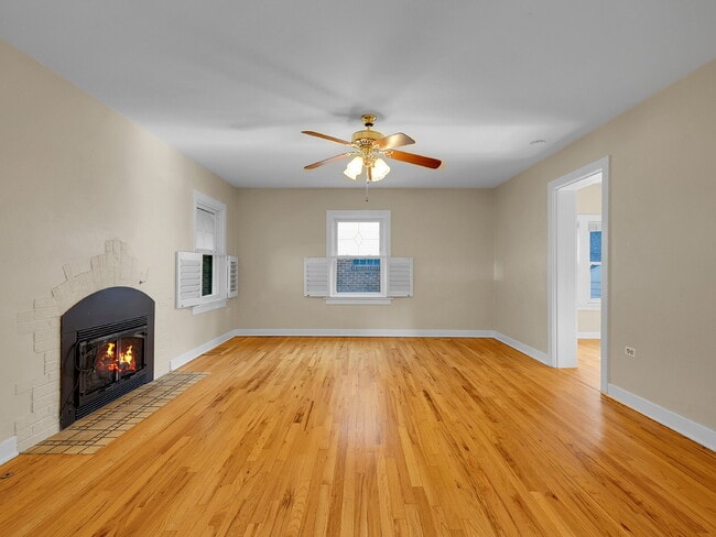 Building Photo - $2,145.00, 1 Bed, 1 Bath Home in Denver