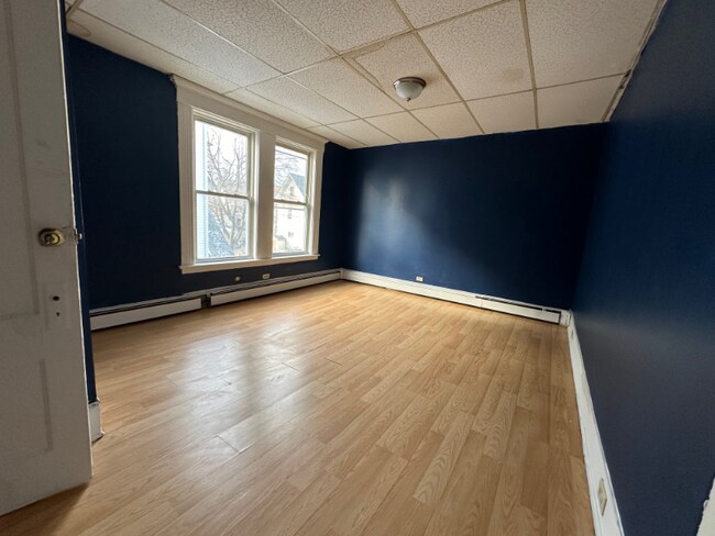 Building Photo - 284 Spruce St
