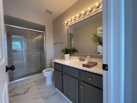 Primary en-suite bathroom (2nd floor) - 16414 Brementowne Rd