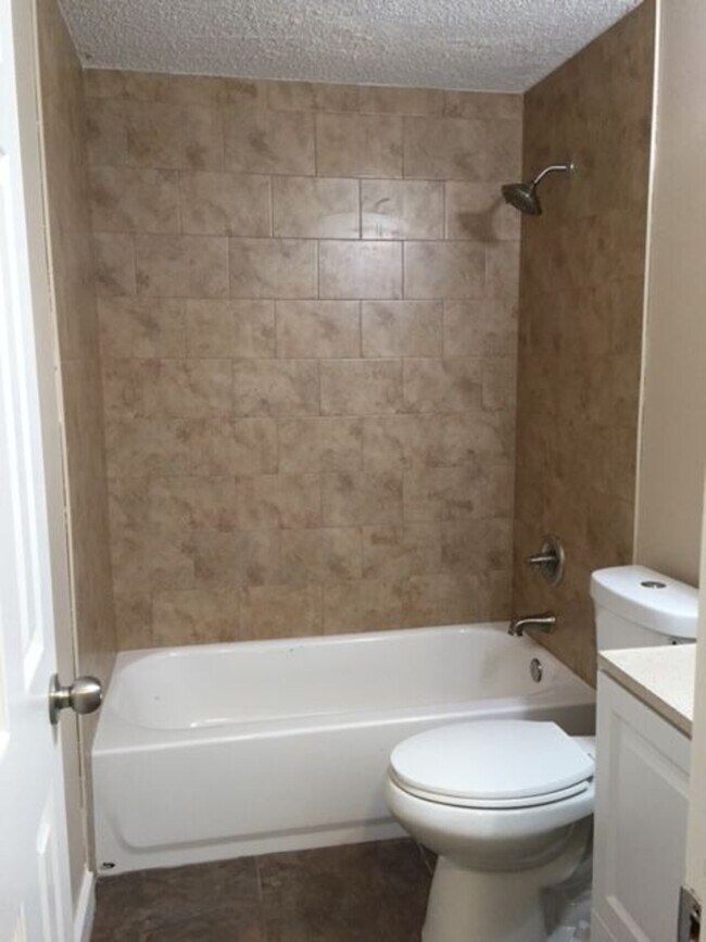 Building Photo - Maltz