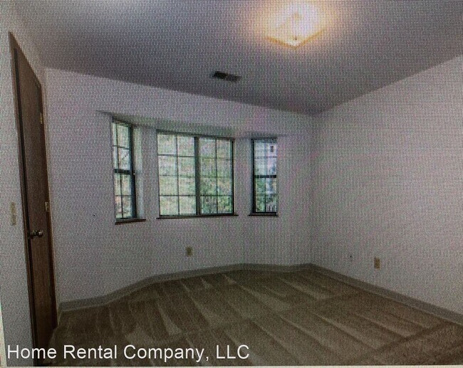 Building Photo - 4711-4761 Walma Ave SE