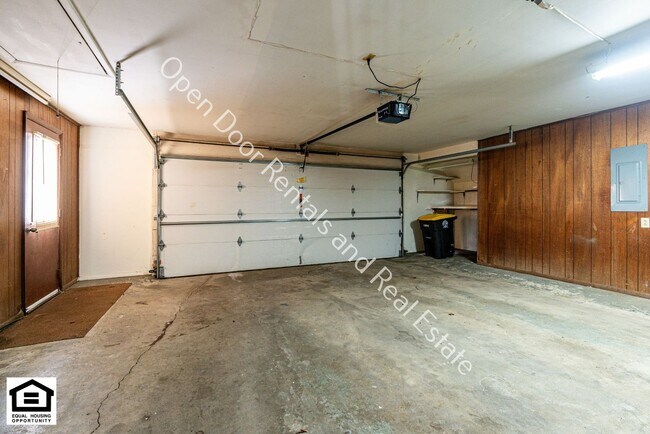 Building Photo - $300 off first months rent. Beautiful HOME! Schedule a showing today!