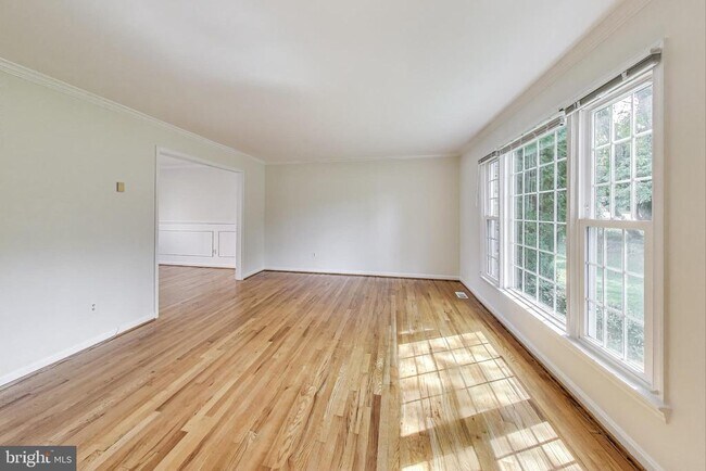 Building Photo - 10323 Snowpine Way