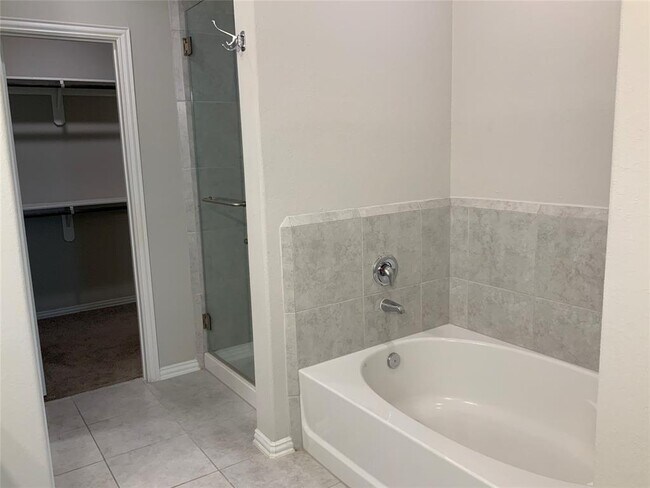 Building Photo - 7310 Saddle Tree Dr