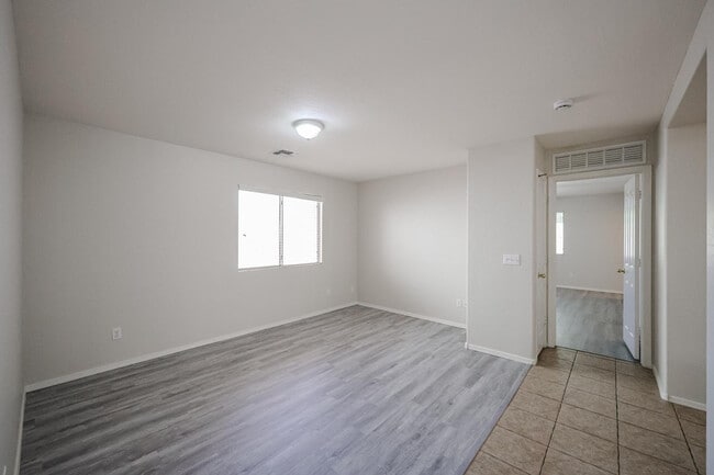 Building Photo - 16034 W Winchcomb Dr