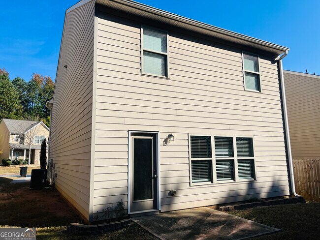 Building Photo - 261 Stillwood Dr