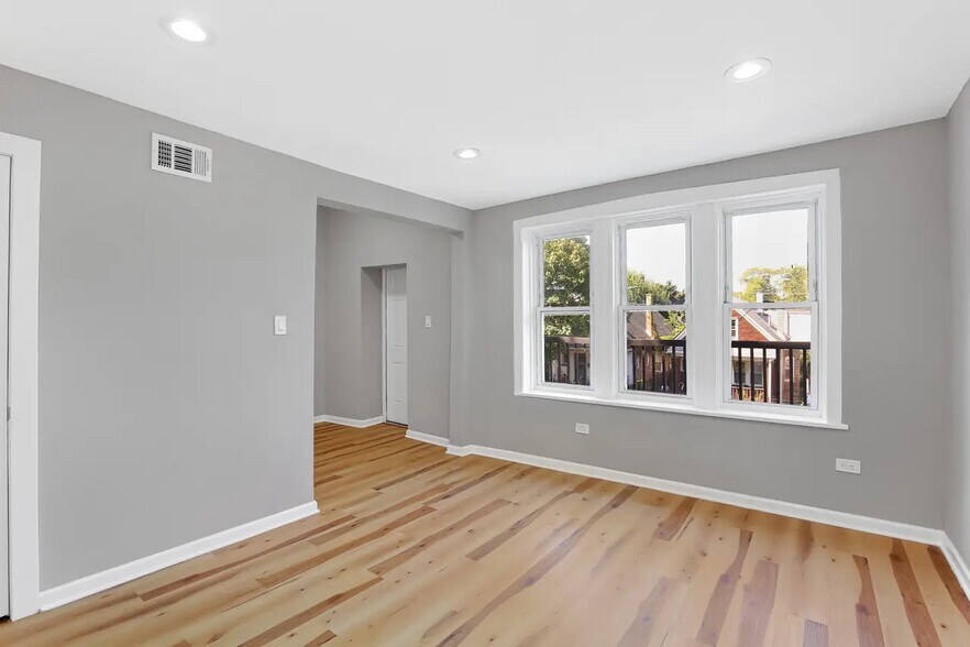 Building Photo - 545 N Drake Ave