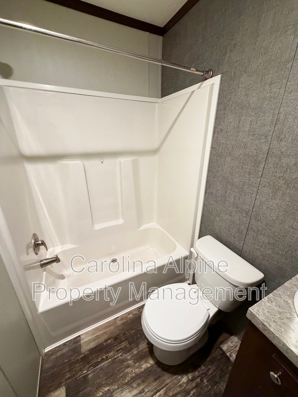 Building Photo - 786 Skylark Ln