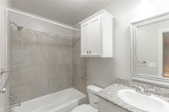 Building Photo - 2132 Buena Vida Ln