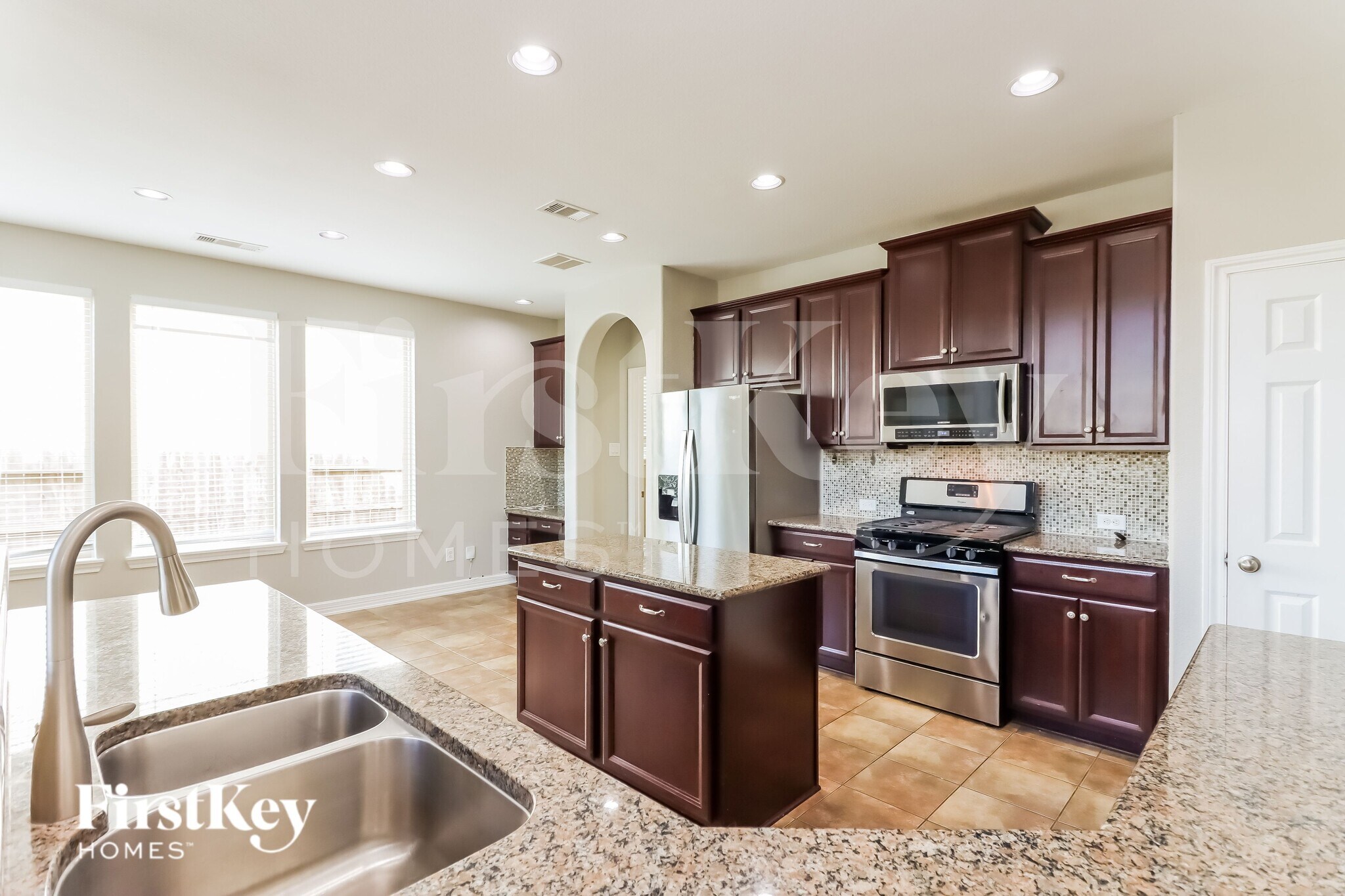 Building Photo - 9743 Stratton Ridge Dr