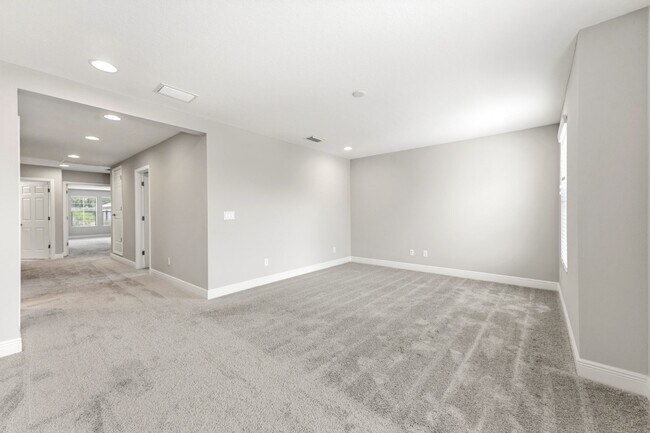 Building Photo - Absolutely Stunning 4 BR + LOFT + OFFICE/2.5 Bath/2 Car Garage home in Starkey Ranch!