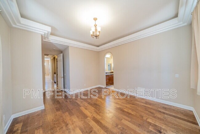 Building Photo - 17425 Cyrus Ln