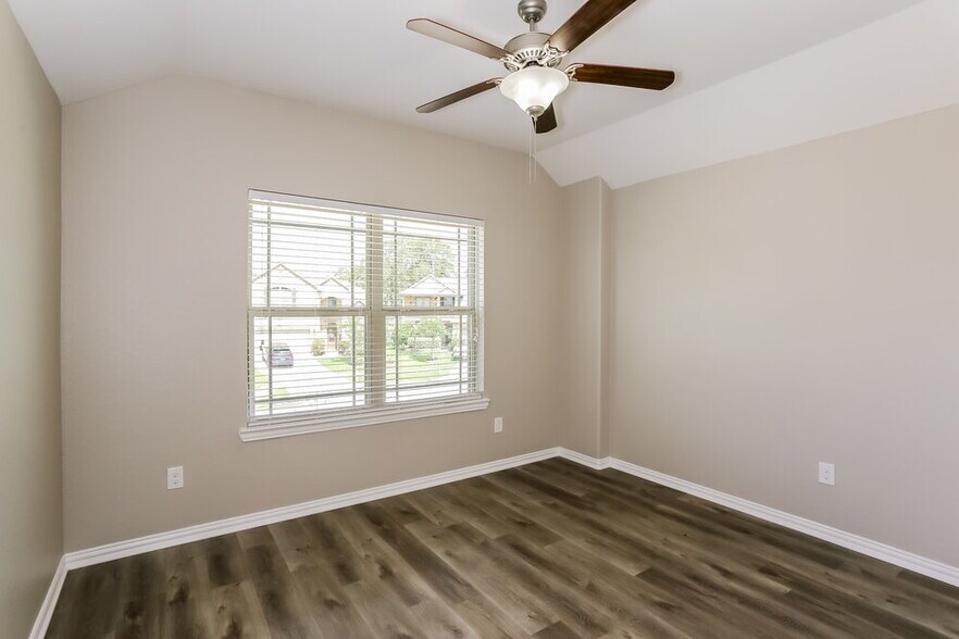 Building Photo - 16146 Fairway Creek Cir