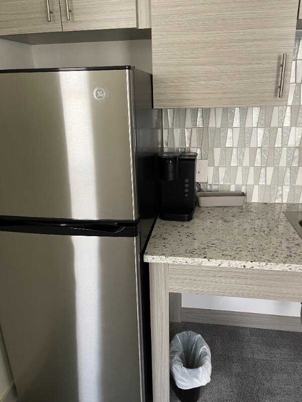 Building Photo - 1417 W9th St