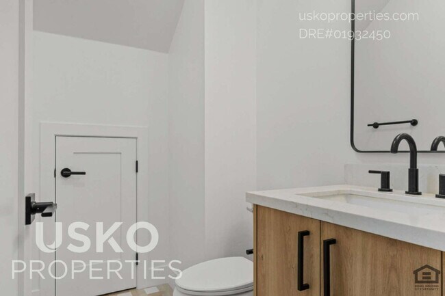 Building Photo - 2817 Democracy Alley