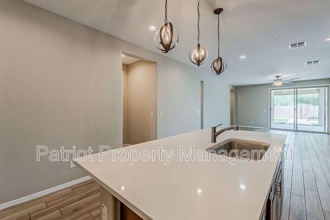 Building Photo - 25930 N Langley Dr