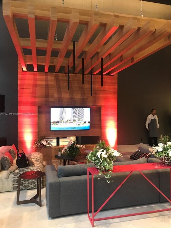 Building Photo - 1010 Brickell Ave