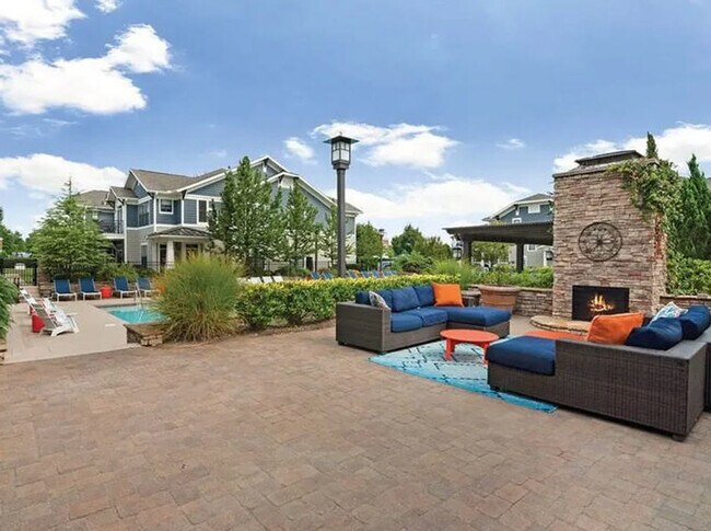 Building Photo - 8601 Lenten Rose Ct