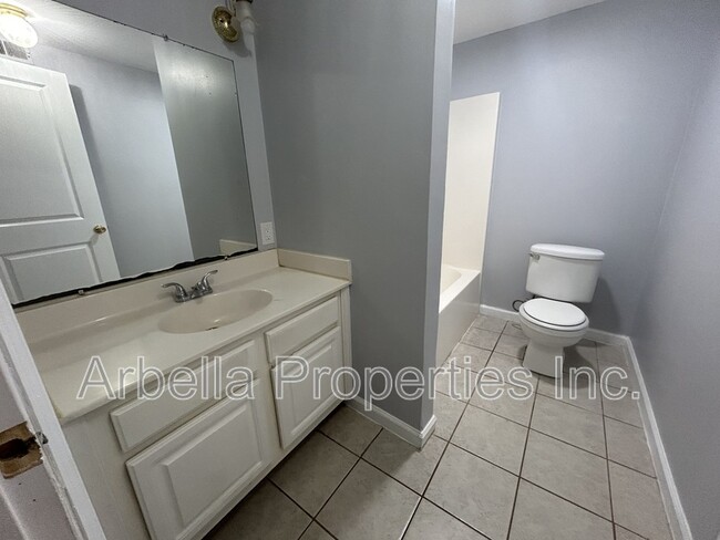 Building Photo - 103 Angeline Dr