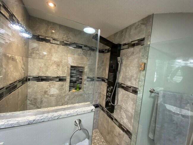 Building Photo - Beautiful ANNUAL, Fully Furnished, turnkey 3 Beds & 2 Baths in The Village of Sabal Chase