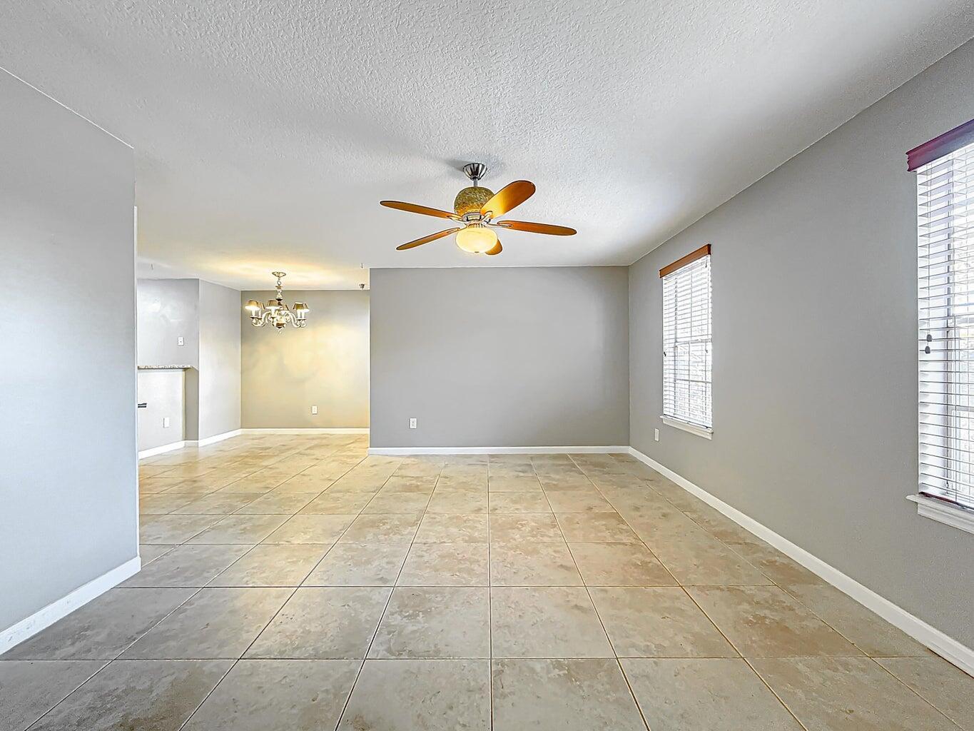 Building Photo - 1020 Crystal Way