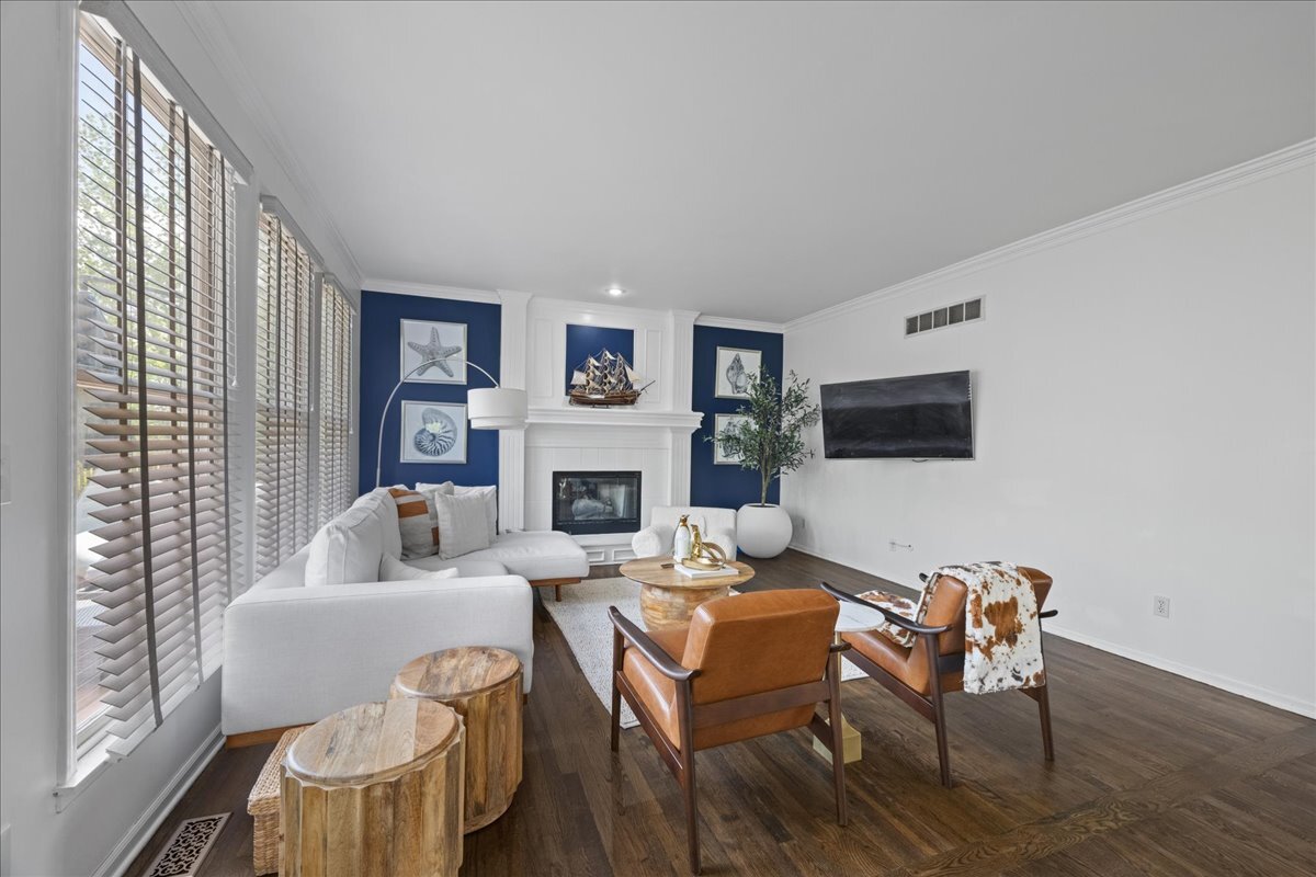 Living Area - 8004 W 146th St