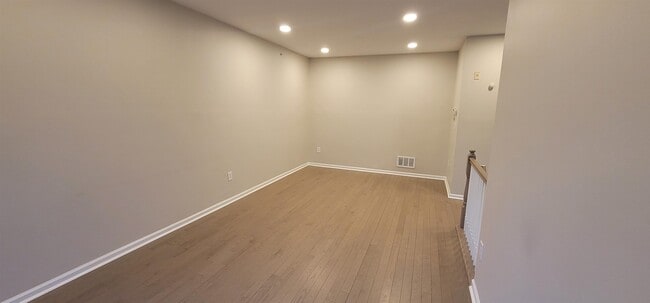 Building Photo - 13 McMartin Ct