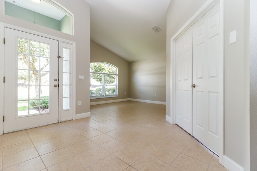 Building Photo - 5235 Greystone Dr