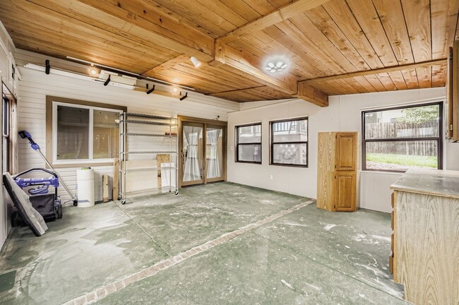 Building Photo - 3435 Mountainside Dr