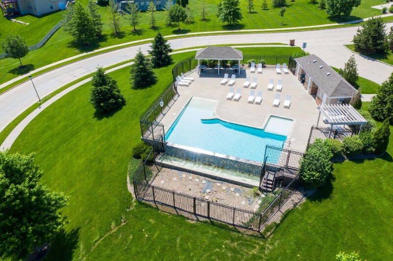 Building Photo - 4500 Weybridge Dr