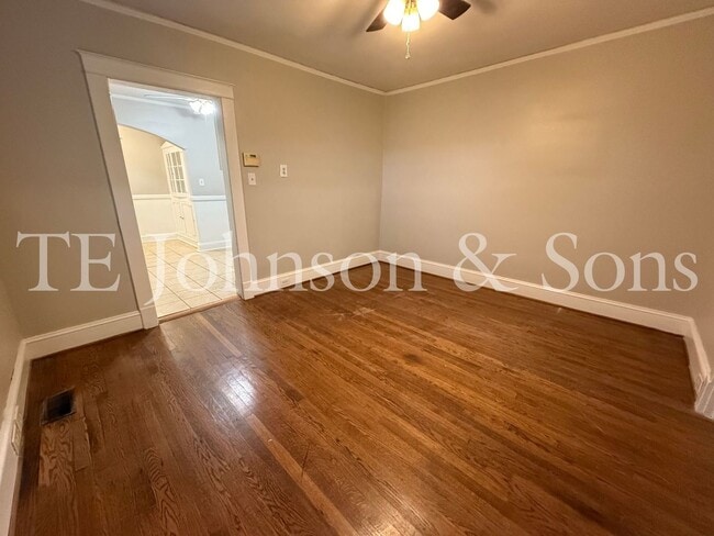 Building Photo - 2 Bedroom Home in Washington Park