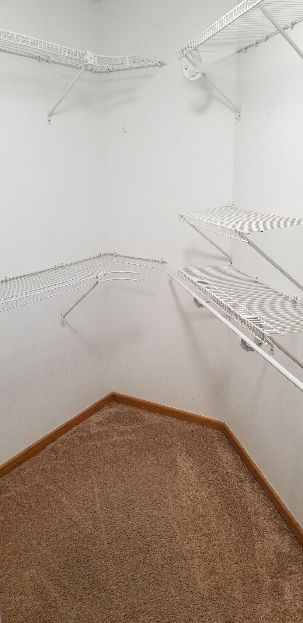 Walk-inCloset - 1100 Wilshire Blvd