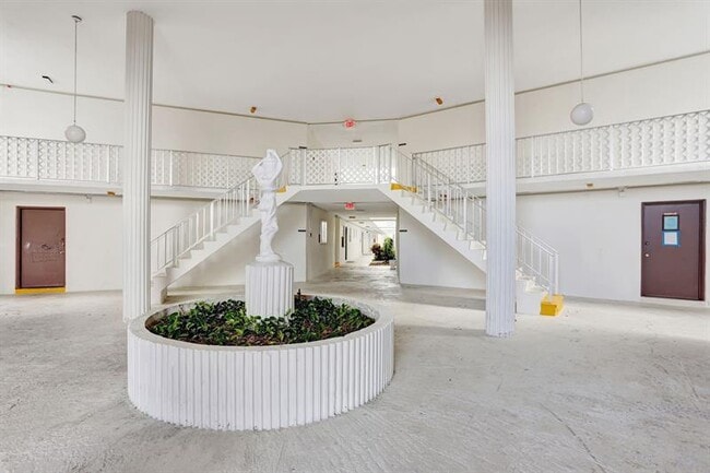 Building Photo - 6503 Winfield Blvd