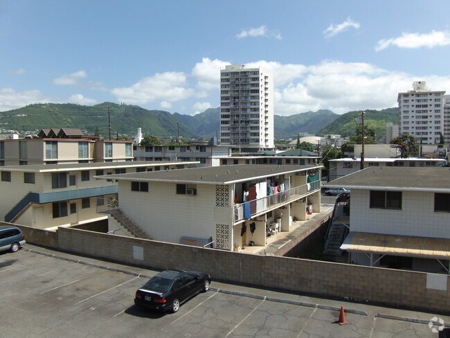 Building Photo - 2615 Kaaha St