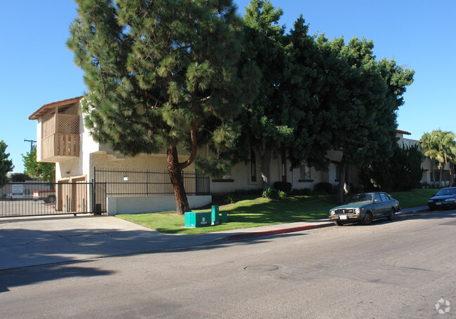 Building Photo - Palomar Garden Apartments