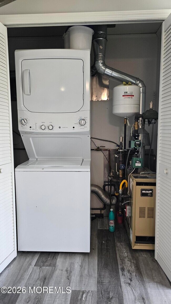 Building Photo - 1141 Cape May Dr