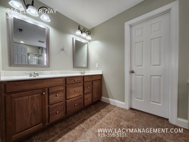 Building Photo - 216 Elshur Way