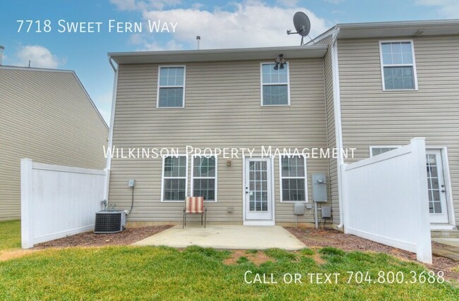 Building Photo - 3br/2.5bth Townhome Gated Community Stoneg...