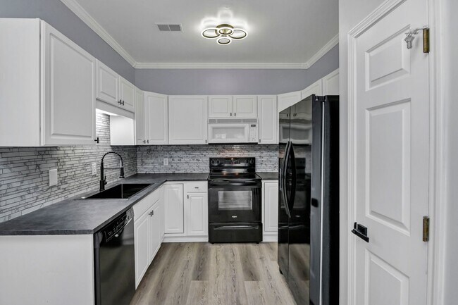 Building Photo - Updated All-Brick Patio Home – Minutes from I-20