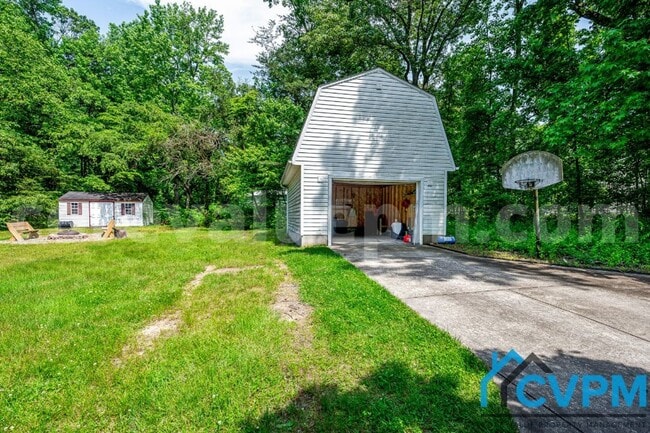 Building Photo - 600 Sandy Hill Rd