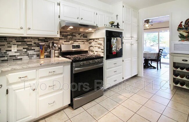 Building Photo - 1213 Woodview Ln