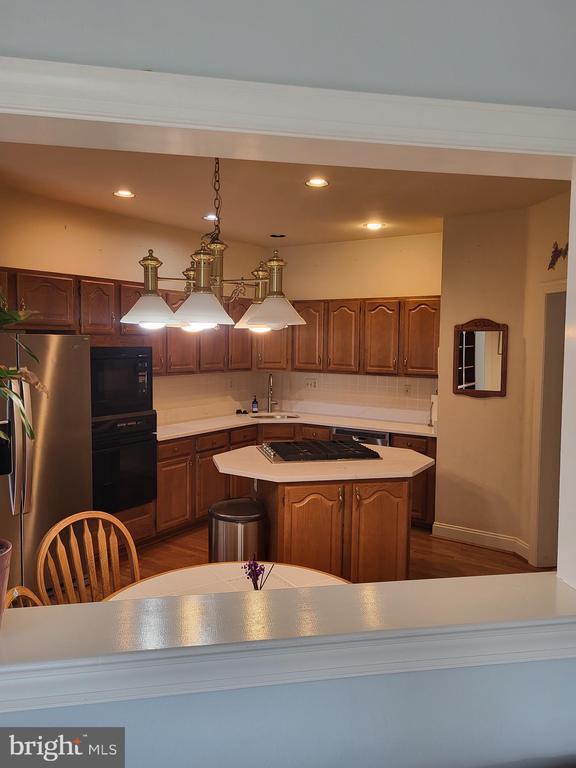 Building Photo - 185 Daylesford Blvd