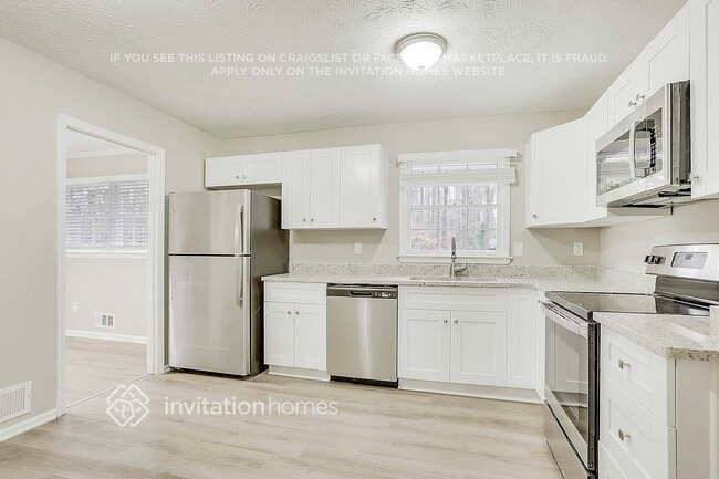 Building Photo - 3370 Creekway Dr