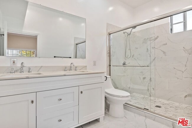 Building Photo - 2151 Glendon Ave