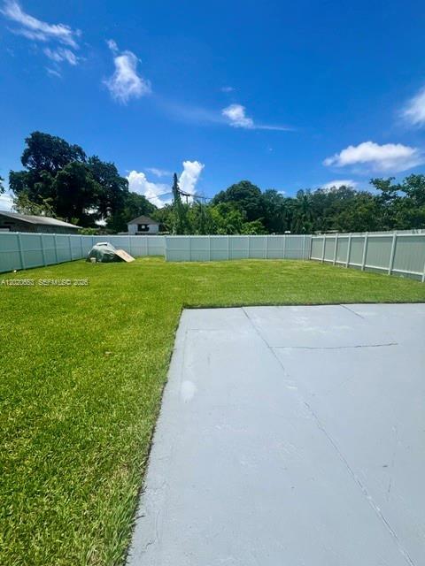 Building Photo - 12020 W Golf Dr
