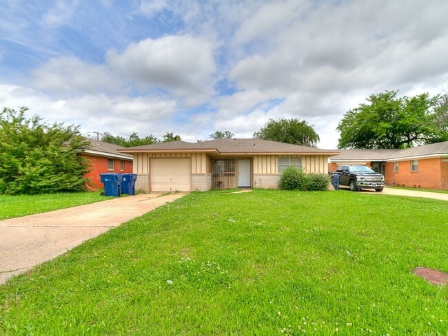 Primary Photo - 213 NW 82nd St