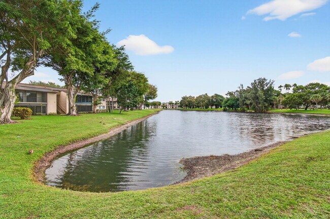 Building Photo - 15496 Lakes of Delray Blvd