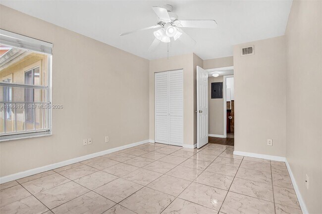 Building Photo - 12650 Vista Isles Dr