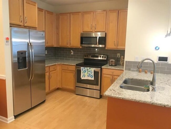 Building Photo - 375 North Highland Avenue Northeast