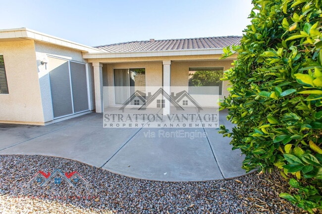 Building Photo - 10864 E Lindner Ave